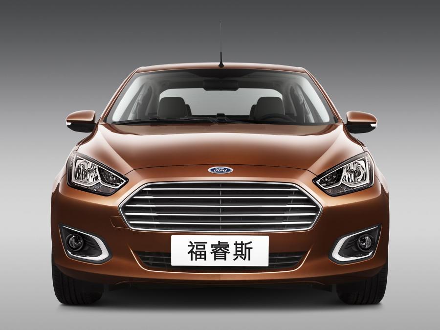  Ford Escort 2014 года  (фото 10 из 20)
